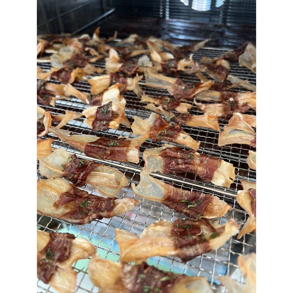 Dehydrated duck jerky for dogs or cats, duck jerky